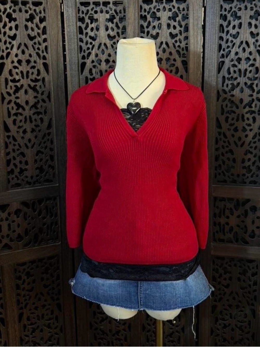 Spenser Jeremy Women's Crimson V-Neck Ribbed Sweater